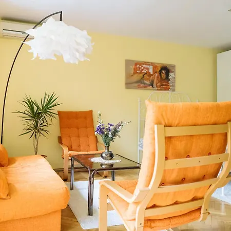 Herastrau Park - Business District - Arancia *