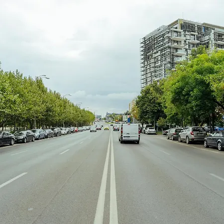 Herastrau Park - Business District - Arancia *