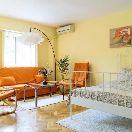 Herastrau Park - Business District - Arancia * Bukarest