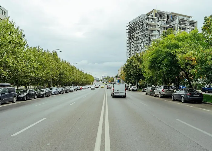 Herastrau Park - Business District - Arancia *